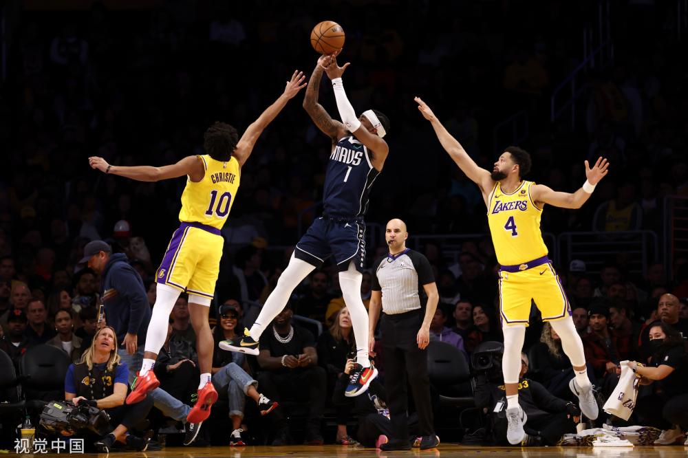 [德甲]萨内禁区前回做 格雷茨卡远程推射破门